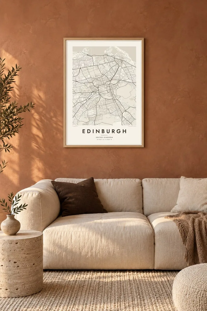 Édimbourg map poster in an oak frame, terracotta interior