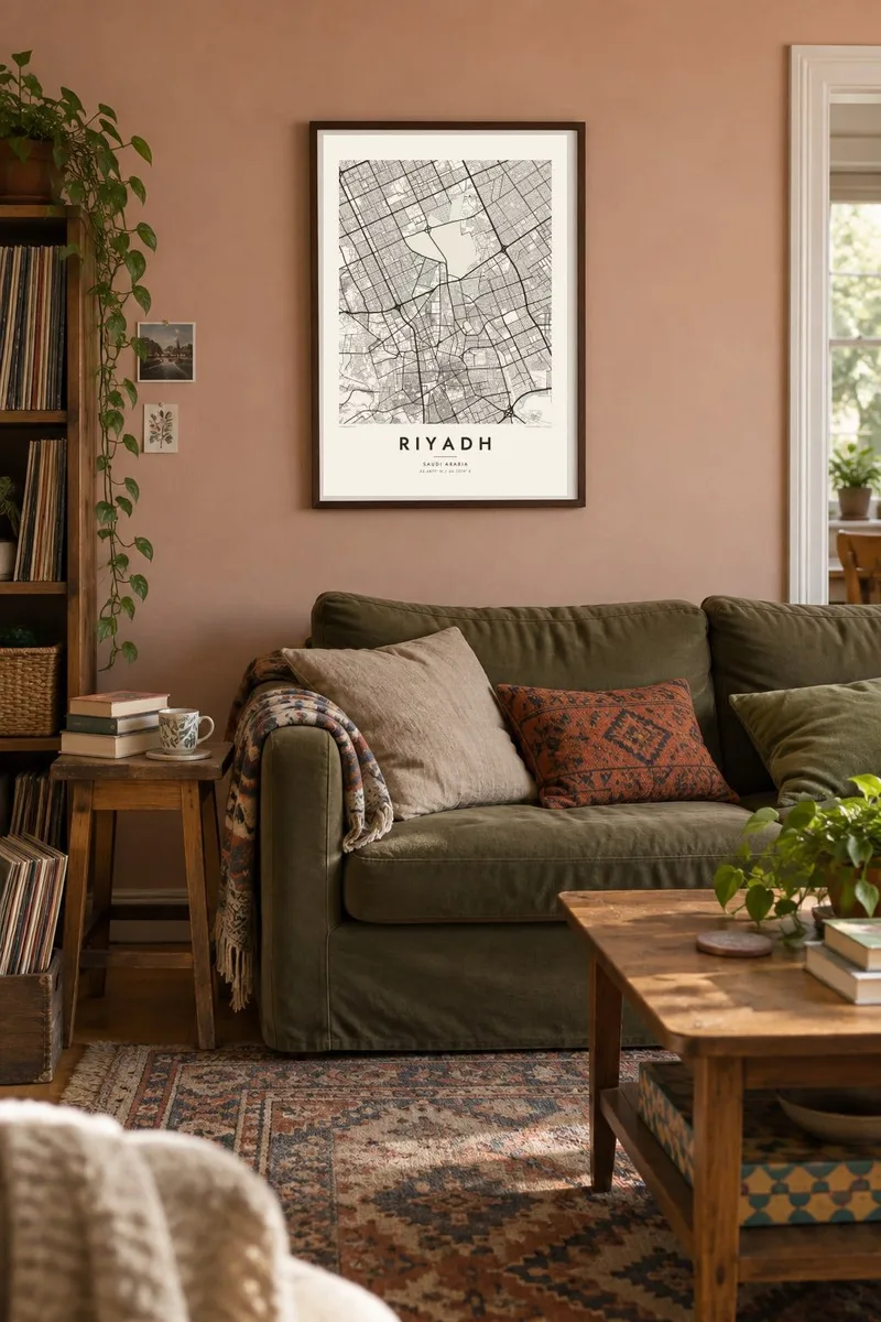 Ριάντ map poster in a walnut frame, vintage living interior